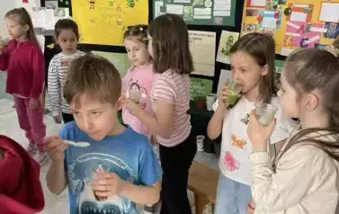 Szpinakowy poczęstunek dla wszystkich uczni&oacute;w szkoły