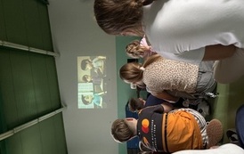 Uczniowie klas 3 podczas warsztat&oacute;w pt. &bdquo;Przemoc koleżeńska&rdquo; . 