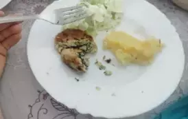 Szpinakowe frykadelki na szkolnej stoł&oacute;wce