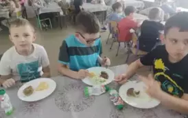 Szpinakowe frykadelki na szkolnej stoł&oacute;wce