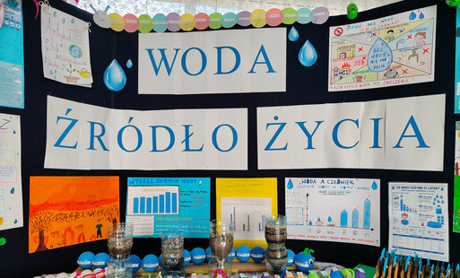 wystawa prac uczniów klas 4-7